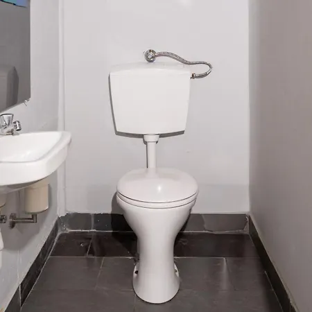 Charmante In Der Stadt Pansiyon *