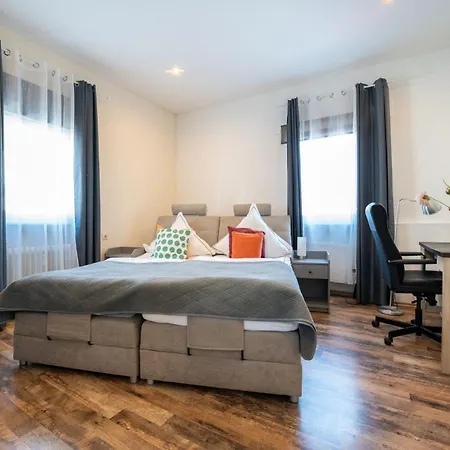 Charmante In Der Stadt ホームステイ