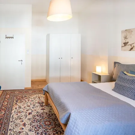 Charmante In Der Stadt 홈스테이 *