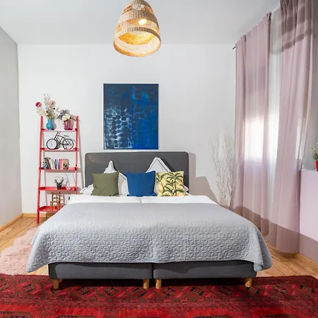 Charmante In Der Stadt 홈스테이